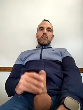 leon3875 online show from November 2025 03:27:01 PM