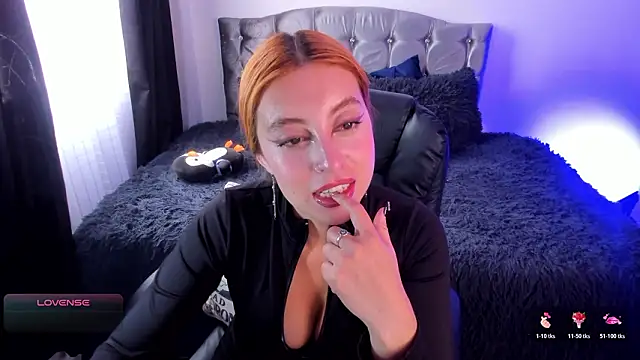 Violetaarey online show from February 2026 08:49:01 PM