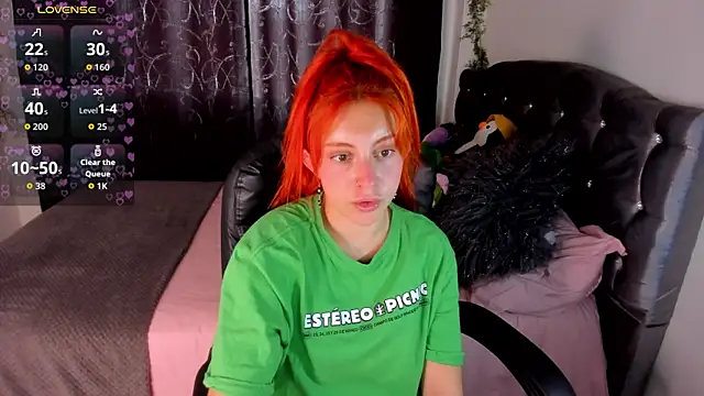 Violetaarey online show from April 2026 05:31:02 PM