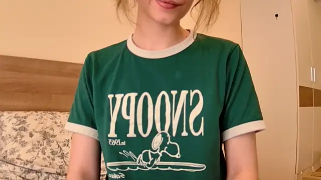 Snapshot of sun_place chatting on March 2025 05:05:02 AM sun place online show from March 2025 05:05:02 AM