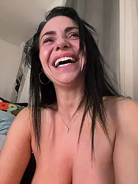Snapshot of KimKelly13 chatting on January 2025 10:16:02 PM KimKelly13 online show from January 2025 10:16:02 PM