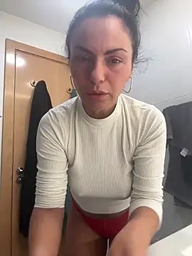 Snapshot of KimKelly13 chatting on February 2025 06:30:01 AM KimKelly13 online show from February 2025 06:30:01 AM