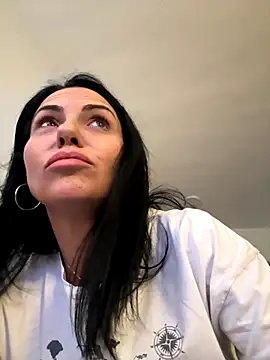 Snapshot of KimKelly13 chatting on October 2025 07:52:02 AM KimKelly13 online show from October 2025 07:52:02 AM