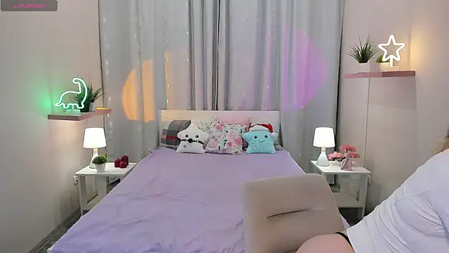 TiffanyBatson online show from December 2024 05:37:01 AM