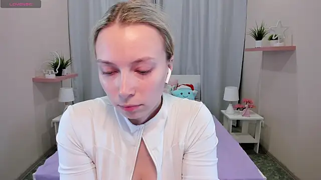 TiffanyBatson online show from December 2024 10:05:02 AM