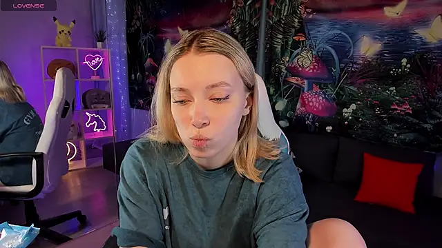 TiffanyBatson online show from December 2024 08:56:02 AM