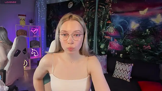 TiffanyBatson online show from March 2025 07:30:02 AM