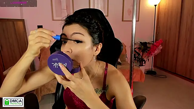 Lilabril online show from May 2026 02:35:02 PM