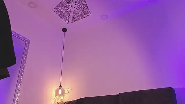 Isabella francoo online show from February 2026 11:50:01 AM