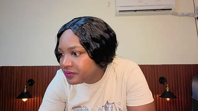 chanel brunette online show from February 2026 12:34:01 PM