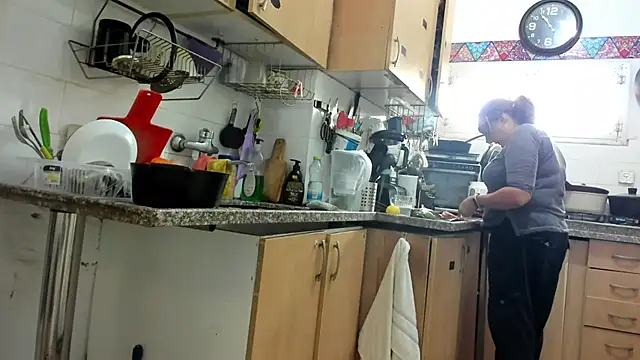 Snapshot of IsraeliMilf chatting on November 2025 08:53:02 AM IsraeliMilf online show from November 2025 08:53:02 AM