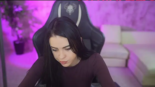 Tina Breeze online show from November 2025 08:47:02 AM