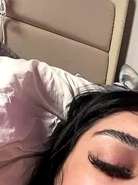 ThickerThanYoBitch online show from October 2025 04:51:01 PM