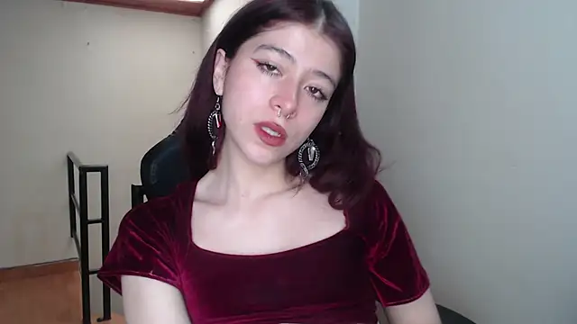 Snapshot of SuzzyyM chatting on January 2025 02:24:02 PM SuzzyyM online show from January 2025 02:24:02 PM