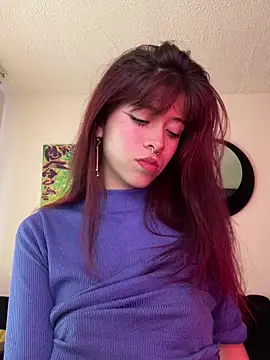 SuzzyyM online show from April 2026 10:29:02 PM