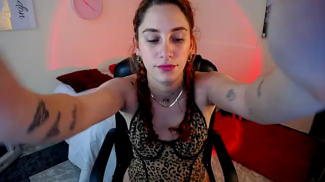 IsaBaileys  online show from February 2025 09:48:01 PM