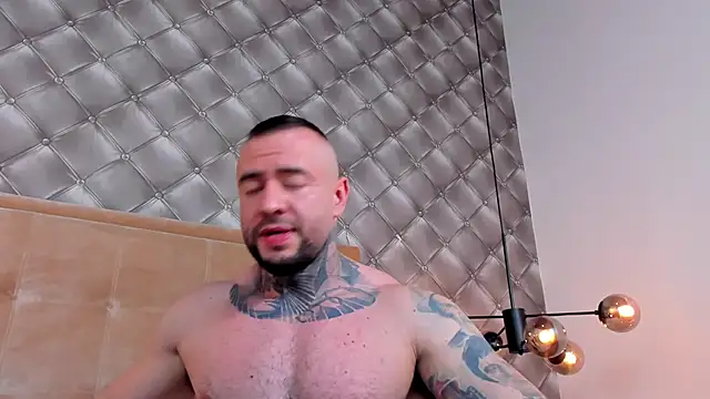 Snapshot of BruceDallas chatting on December 2024 09:45:01 PM BruceDallas online show from December 2024 09:45:01 PM