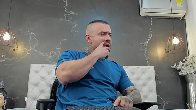 Snapshot of BruceDallas chatting on February 2025 03:21:02 AM BruceDallas online show from February 2025 03:21:02 AM