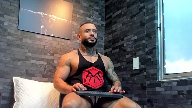 Snapshot of BruceDallas chatting on November 2025 10:32:01 PM BruceDallas online show from November 2025 10:32:01 PM