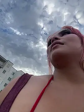 Chloemercury online show from December 2025 10:17:02 PM