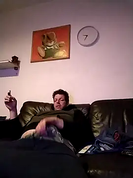 Knuffelstaaf123 online show from November 2025 09:47:01 PM