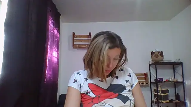 Snapshot of charlott_ponce chatting on December 2024 10:24:01 PM charlott ponce online show from December 2024 10:24:01 PM