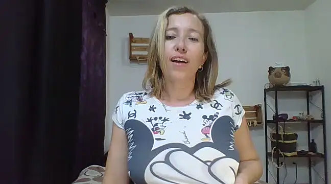 Snapshot of charlott_ponce chatting on December 2024 12:34:02 AM charlott ponce online show from December 2024 12:34:02 AM