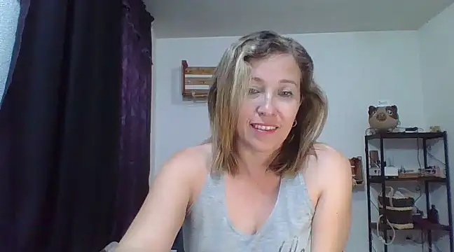 Snapshot of charlott_ponce chatting on January 2025 06:09:02 AM charlott ponce online show from January 2025 06:09:02 AM