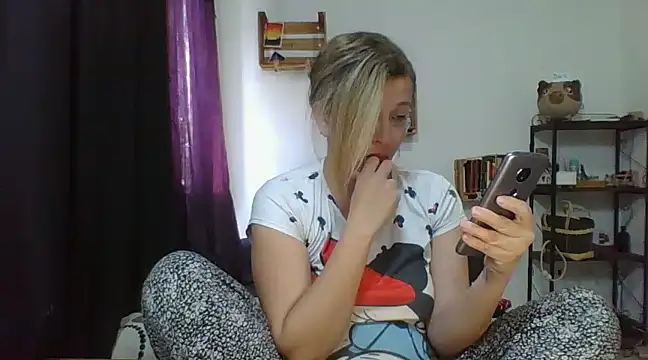 Snapshot of charlott_ponce chatting on January 2025 06:03:01 PM charlott ponce online show from January 2025 06:03:01 PM