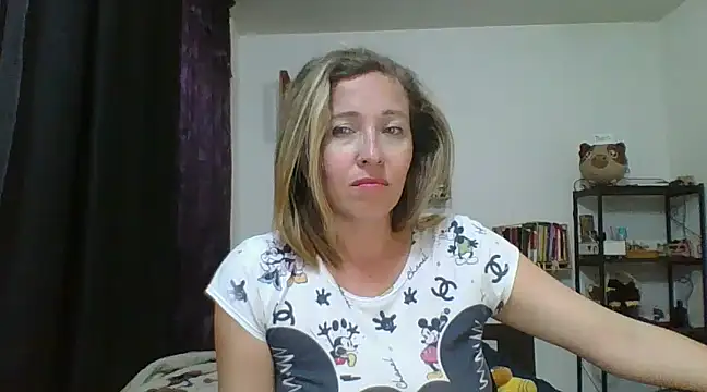 Snapshot of charlott_ponce chatting on January 2025 05:51:02 AM charlott ponce online show from January 2025 05:51:02 AM