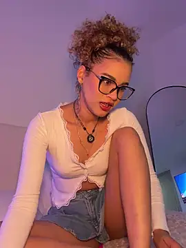 Lianh Benett online show from March 2026 04:46:01 AM