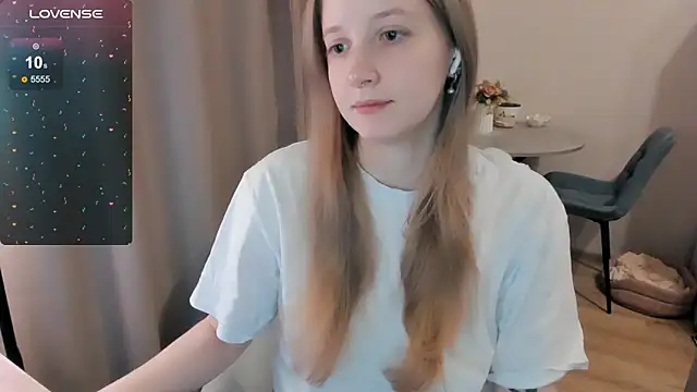 Snapshot of Alyaley chatting on June 2026 06:43:01 PM Alyaley online show from June 2026 06:43:01 PM