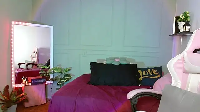 tiffany laurens online show from December 2024 12:19:01 PM