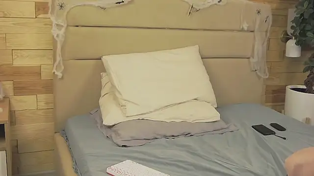 Snapshot of EthanPinkman chatting on October 2025 09:32:01 AM EthanPinkman online show from October 2025 09:32:01 AM