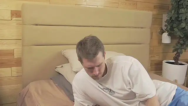 Snapshot of EthanPinkman chatting on November 2025 04:01:02 AM EthanPinkman online show from November 2025 04:01:02 AM