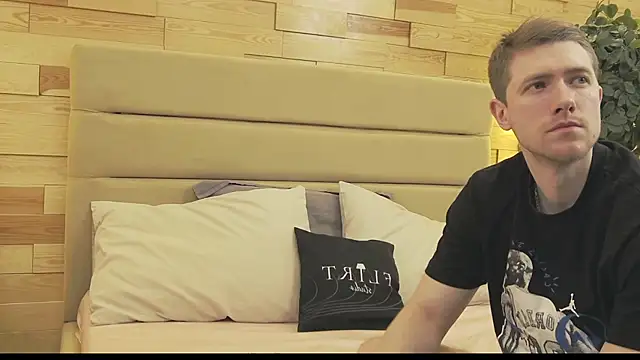 Snapshot of EthanPinkman chatting on November 2025 04:26:02 AM EthanPinkman online show from November 2025 04:26:02 AM