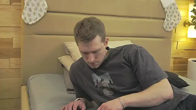 EthanPinkman online show from December 2025 04:39:02 AM