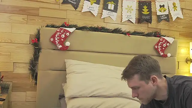 EthanPinkman online show from December 2025 04:32:01 AM