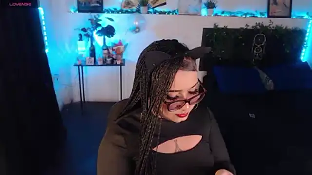 LiaScarlett online show from November 2025 01:19:01 AM