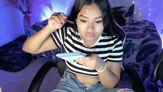 Riana Kean online show from April 2026 02:33:01 AM