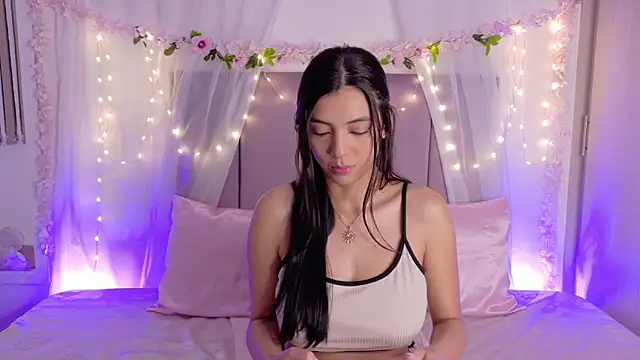 Julie Bennet online show from March 2026 05:04:02 AM