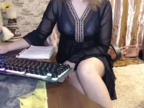 Snapshot of _Kitti_ chatting on December 2024 08:58:02 PM Kitti online show from December 2024 08:58:02 PM