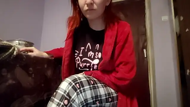 Snapshot of _Kitti_ chatting on December 2025 04:51:01 AM Kitti online show from December 2025 04:51:01 AM