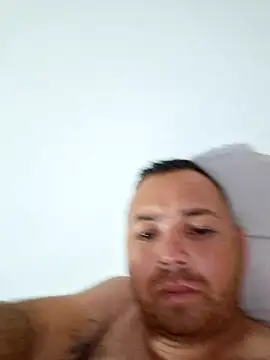 Snapshot of andres--z chatting on October 2025 02:50:02 AM andres--z online show from October 2025 02:50:02 AM