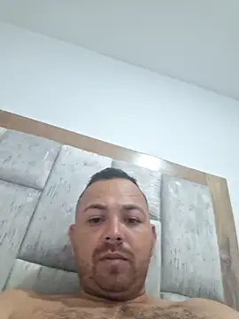 Snapshot of andres--z chatting on April 2026 01:42:02 AM andres--z online show from April 2026 01:42:02 AM