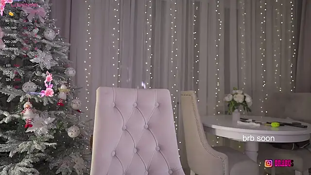 Snapshot of _Moon__Shine_ chatting on January 2026 12:25:02 AM Moon Shine online show from January 2026 12:25:02 AM