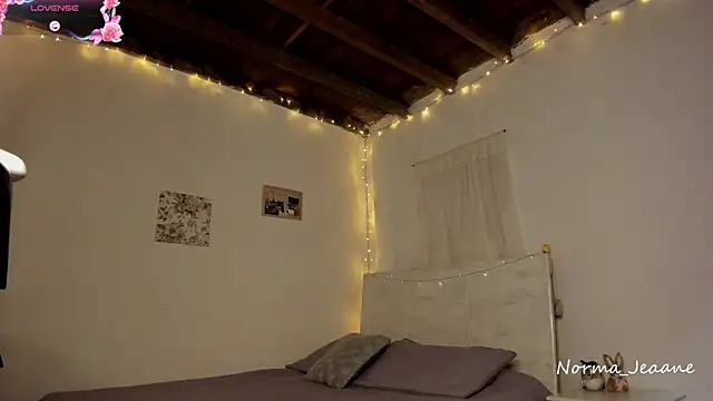 Norma-Jeaane online show from March 2025 04:20:02 PM