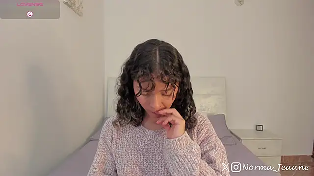 Norma-Jeaane online show from November 2025 08:19:02 PM