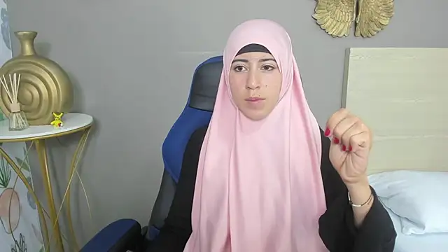 chaymae nah  online show from December 2024 05:47:01 AM