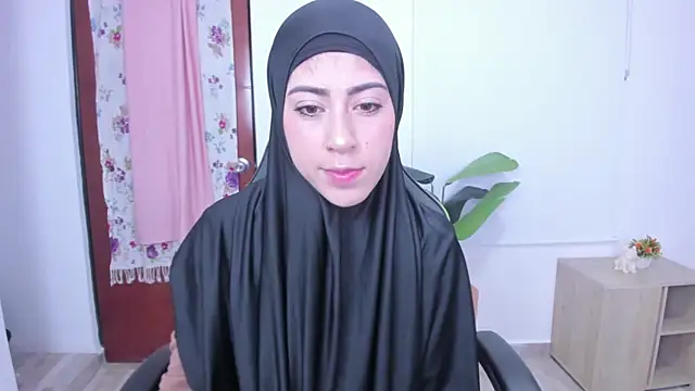 chaymae nah  online show from March 2025 12:35:02 PM